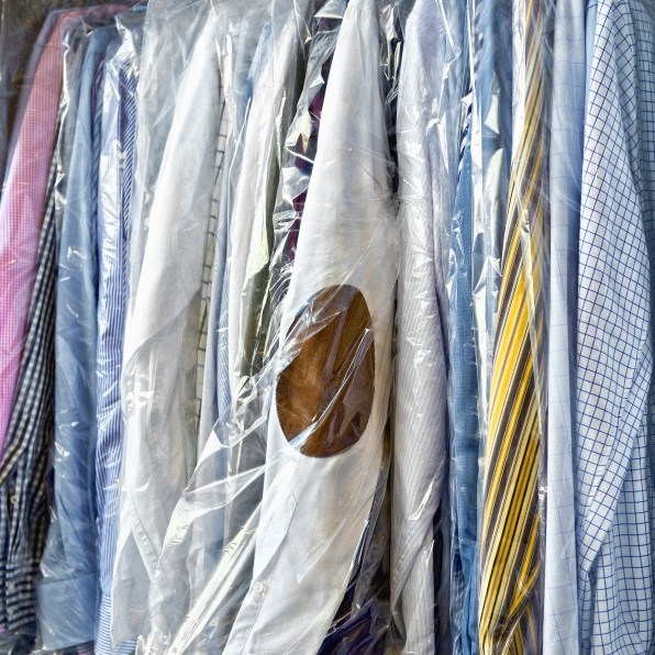 It’s time for dry cleaners to stop using plastic film | DeviceDaily.com