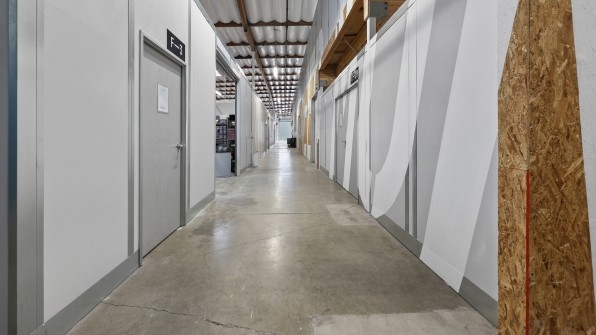 Why these 100,000-square-foot warehouses are designed like hip coworking spaces | DeviceDaily.com