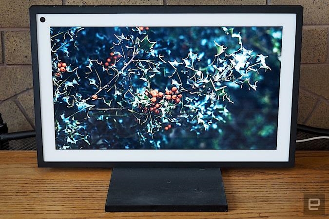 Amazon brings Echo Show 15's photo frame feature to all models | DeviceDaily.com