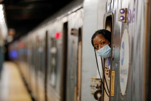 Cellular service is coming to New York’s subway tunnels, but it’s going to take a while