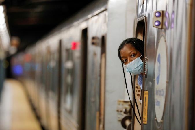 Cellular service is coming to New York's subway tunnels, but it's going to take a while | DeviceDaily.com