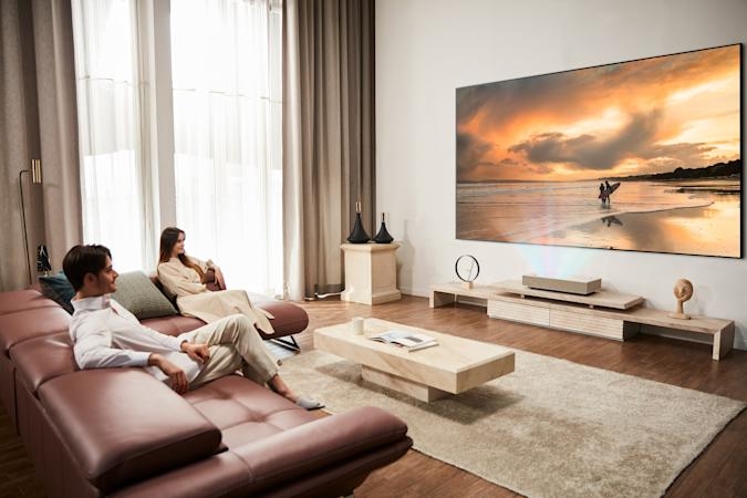 LG's newest 4K CineBeam projectors start at $6,000 | DeviceDaily.com