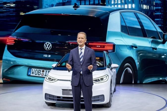 VW chairman Herbert Diess will leave the company in August | DeviceDaily.com