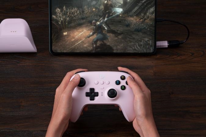 8BitDo reveals wireless versions of its Xbox-style Ultimate Controller | DeviceDaily.com