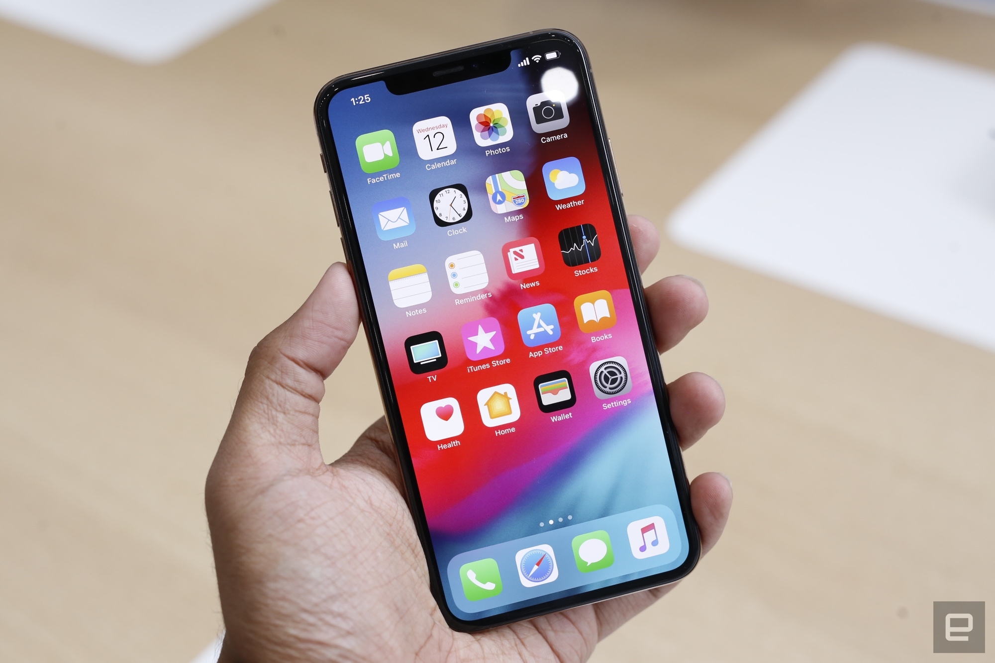 Apple releases rare iOS 12 update to address security flaw on older iPhones and iPads | DeviceDaily.com