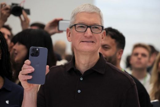Tim Cook’s response to improving Android texting compatibility: ‘buy your mom an iPhone’
