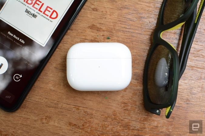 Apple's second-generation AirPods Pro are on sale ahead of launch day | DeviceDaily.com