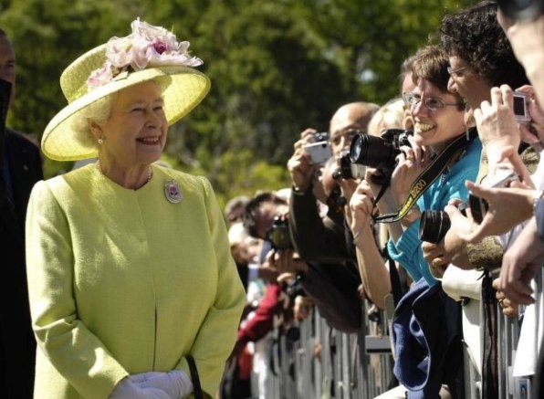 How to watch Queen Elizabeth II’s funeral live on PBS, BBC, CNN, or elsewhere free without cable | DeviceDaily.com