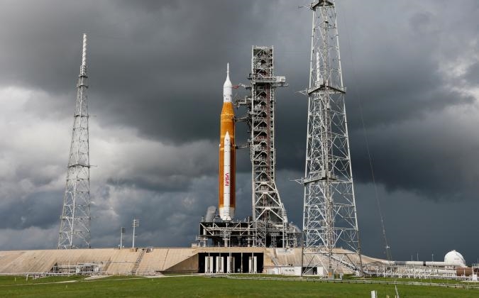 NASA will roll Artemis 1 back to shelter it from Hurricane Ian | DeviceDaily.com