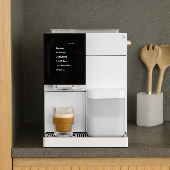 This coffee robot is a one-touch espresso maker for both snobs and slobs | DeviceDaily.com