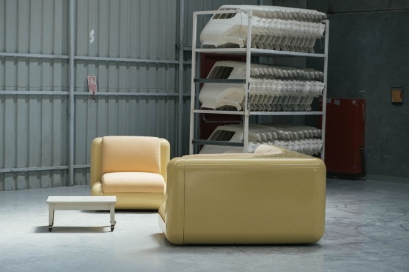 This mod armchair shares design DNA with London’s iconic red buses | DeviceDaily.com