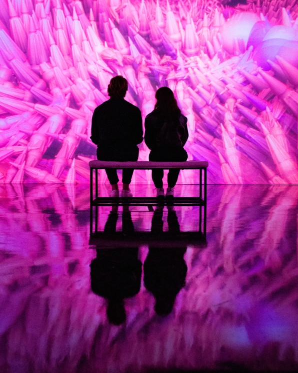 Why Pantone turned its 2023 Color of the Year into a $1 million immersive experience | DeviceDaily.com