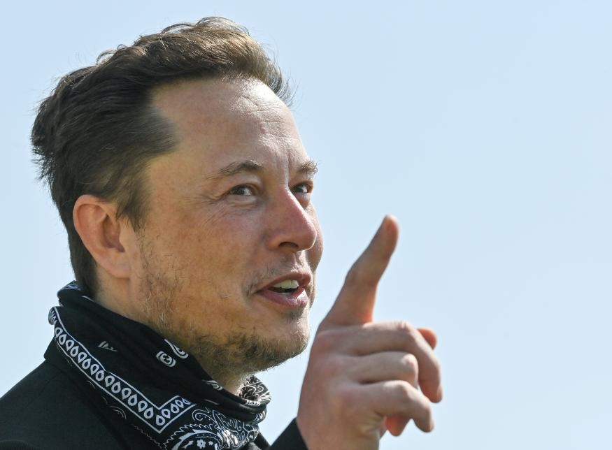 Elon Musk begins unbanning some high-profile Twitter accounts, starting with Jordan Peterson and Kathy Griffin | DeviceDaily.com