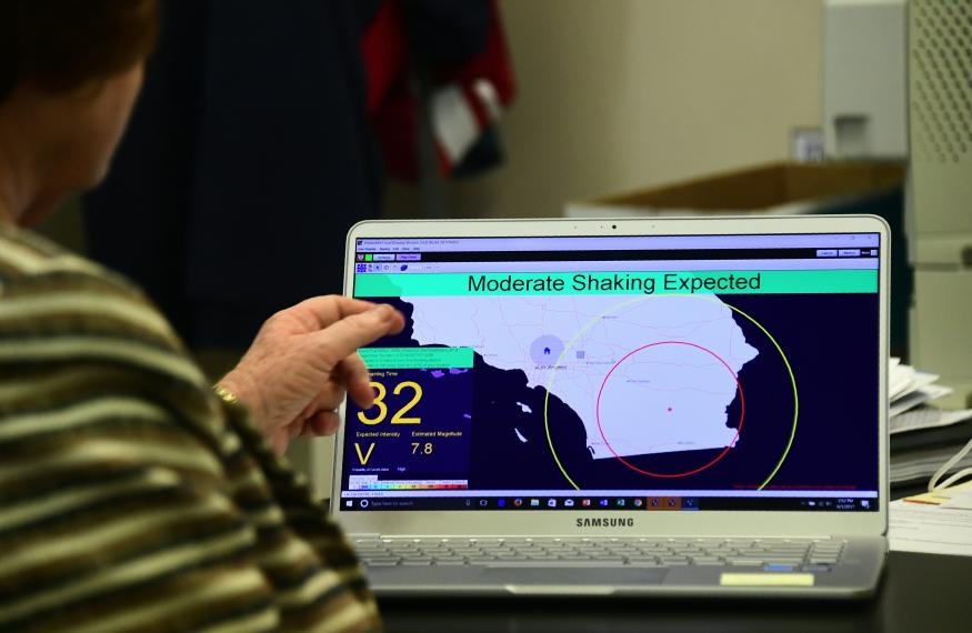 The USGS warning system that knows when rumbling volcanoes will blow their mountain tops | DeviceDaily.com