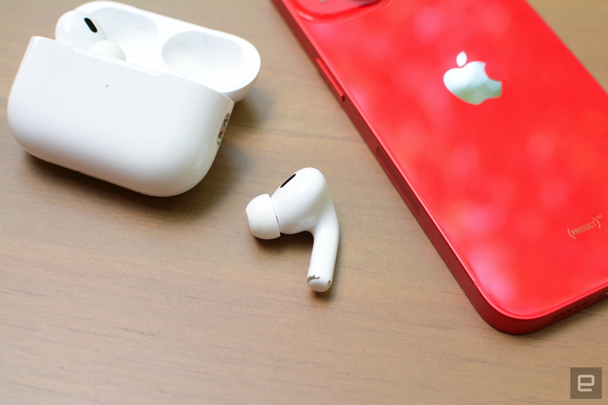 Apple's AirPods Pro fall to $200, plus the rest of the week's best tech deals | DeviceDaily.com