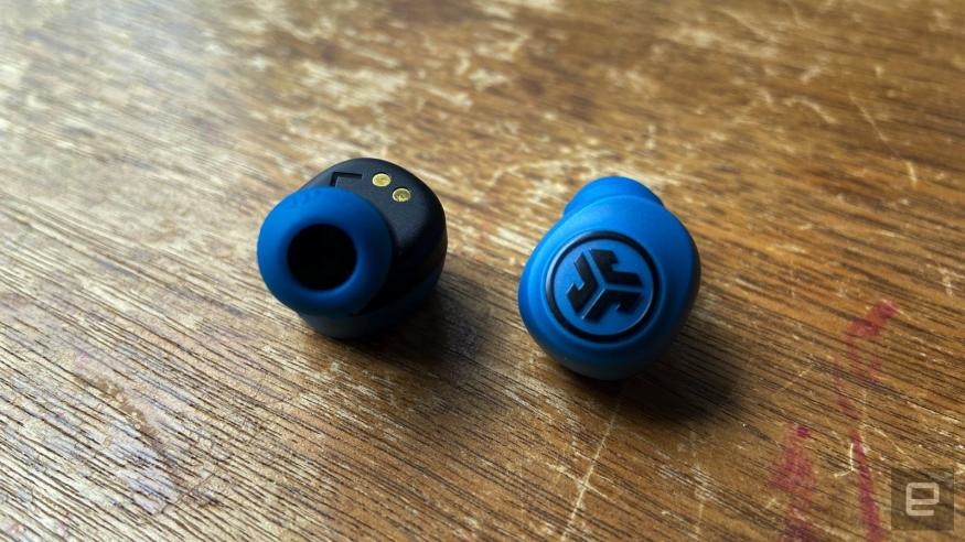 JLab's smallest earbuds yet still cover the basics for $39 | DeviceDaily.com