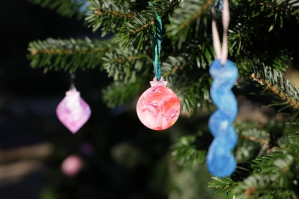 How 2,000 old umbrellas became coats, bags, and tree ornaments | DeviceDaily.com