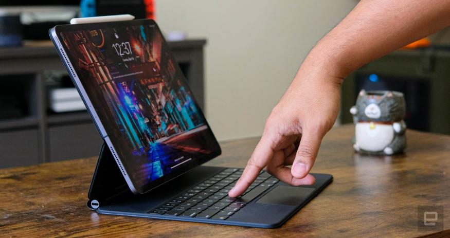 The best iPad accessories for 2023 | DeviceDaily.com