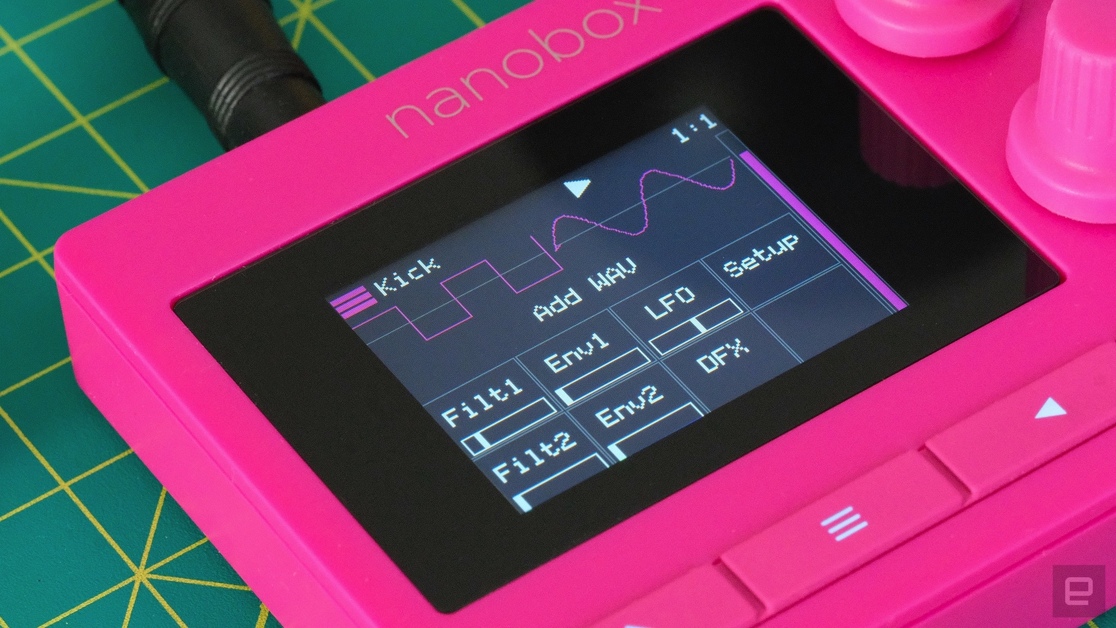 Razzmatazz review: A delightful (and delightfully pink) drum machine | DeviceDaily.com