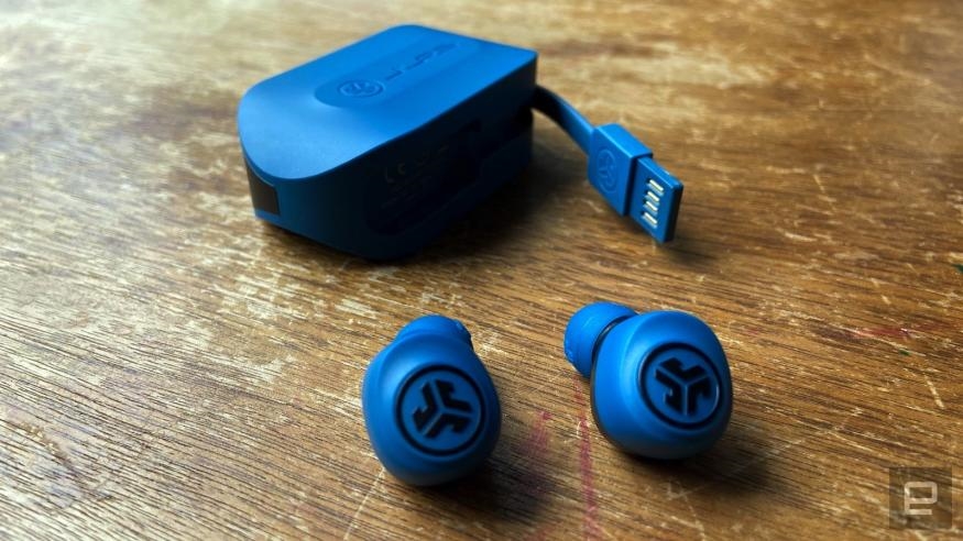JLab's smallest earbuds yet still cover the basics for $39 | DeviceDaily.com