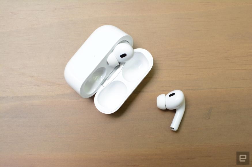 Apple's AirPods Pro fall to $200, plus the rest of the week's best tech deals | DeviceDaily.com