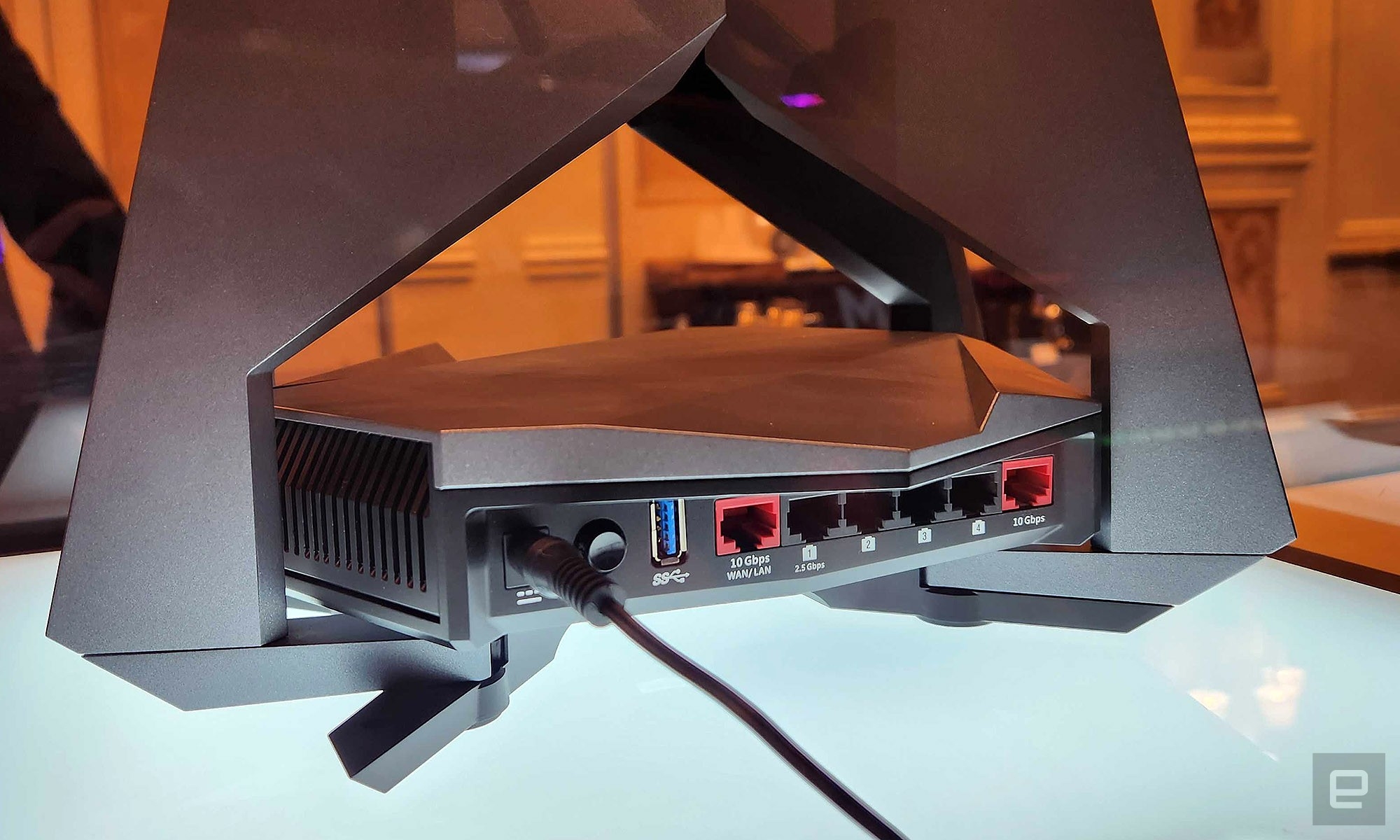 MSI made a router with antennas that follow you around your house | DeviceDaily.com