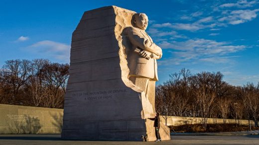 2 states celebrate MLK and Robert E. Lee on the same day. A Mississippi lawmaker wants to change that