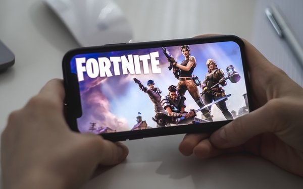 Apple And Google Further Limit Fortnite Access On iOS | DeviceDaily.com