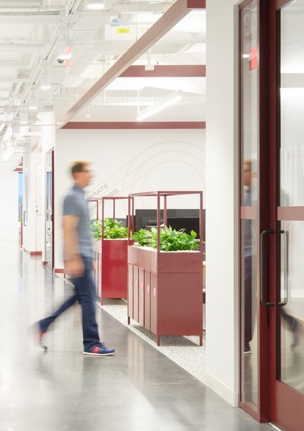 This office locker is custom-built for hybrid work | DeviceDaily.com