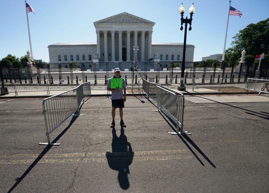 New Senate bill aims to better protect health data after Roe reversal | DeviceDaily.com