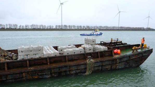 These artificial reefs look like massive Lego blocks and double as a home for marine life | DeviceDaily.com