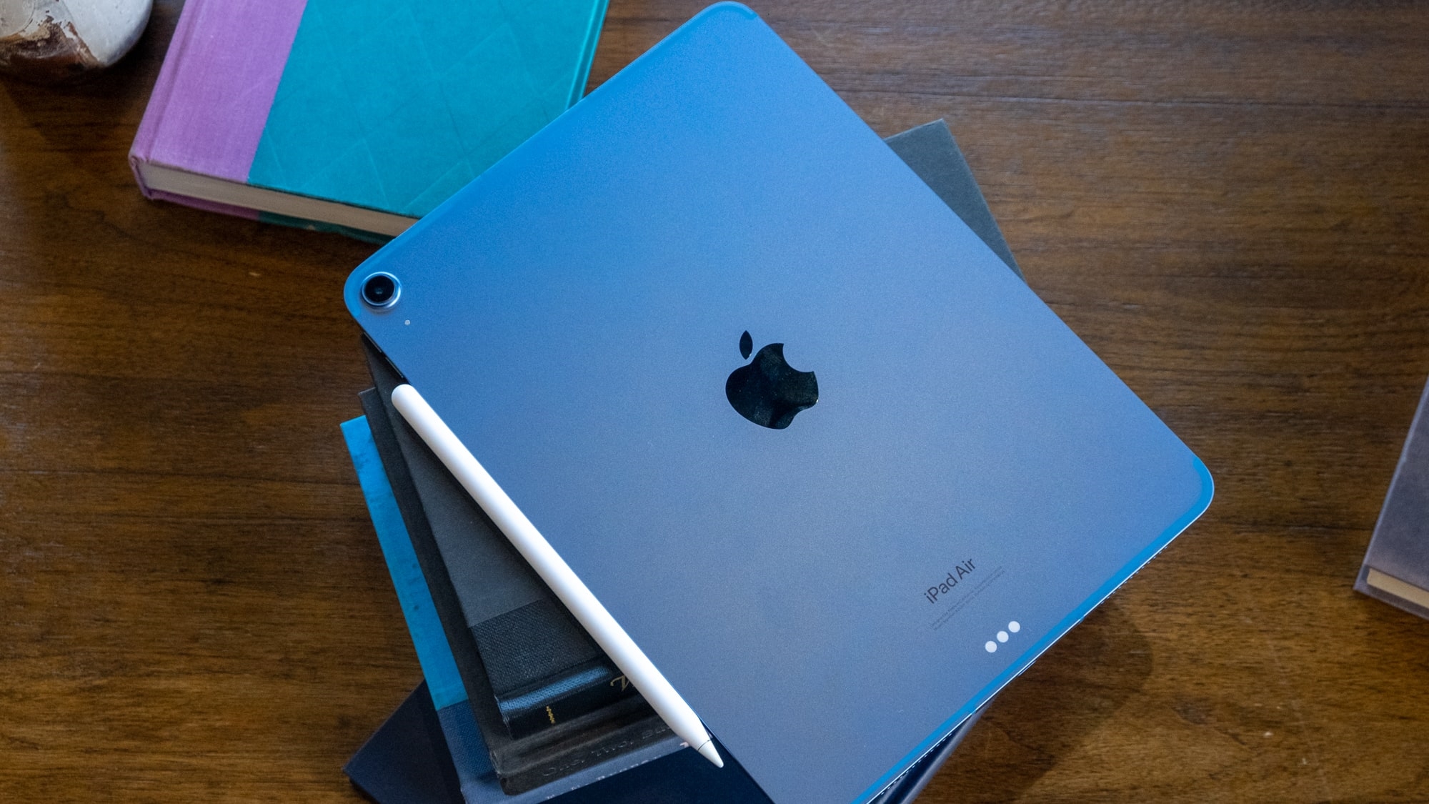 Apple's iPad Air drops back to $500, plus the rest of the week's best tech deals | DeviceDaily.com