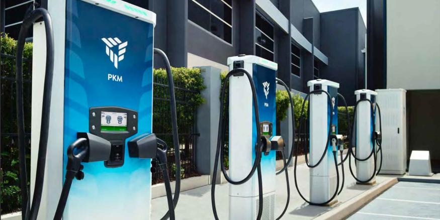 US government opens $2.5 biilion in funding for community EV chargers | DeviceDaily.com
