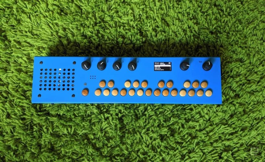 Critter  and  Guitari’s 5 Moons is a wonderfully wooden multitrack recorder | DeviceDaily.com