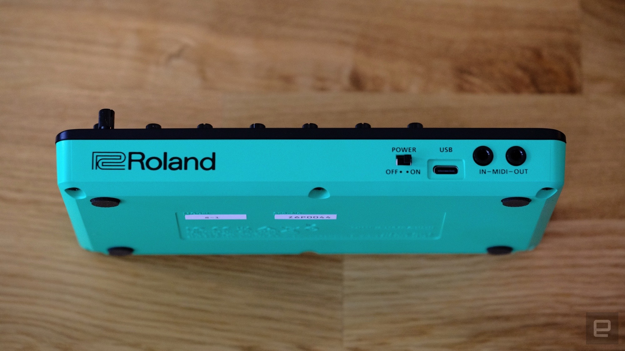 Roland S-1 Tweak Synth is the most compelling member of the Aira Compact family | DeviceDaily.com