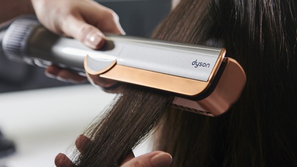 Dyson’s new $500 invention combines a straightener and hairdryer into one machine | DeviceDaily.com