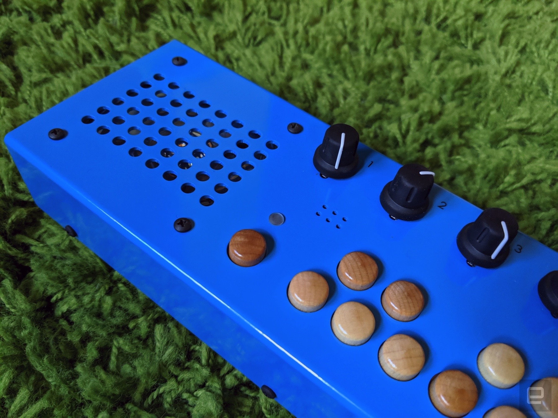 Critter  and  Guitari’s 5 Moons is a wonderfully wooden multitrack recorder | DeviceDaily.com