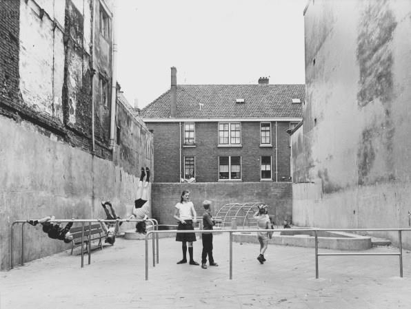 What architects can learn from Amsterdam’s long-forgotten ‘doorstep playgrounds’ | DeviceDaily.com