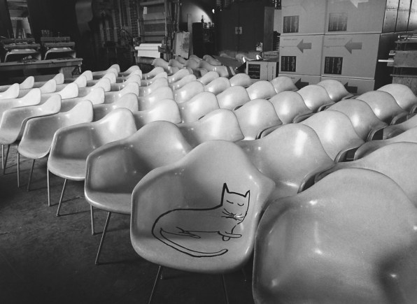 This iconic, cat-adorned Eames fiberglass chair can be yours for $2,500 | DeviceDaily.com