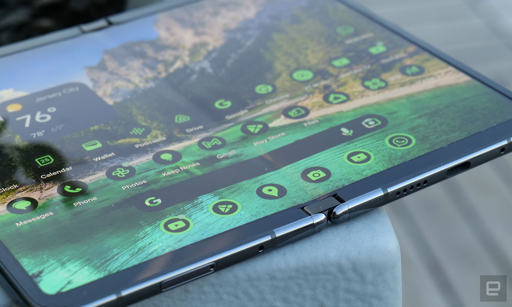 Google Pixel Fold review: The challenger that Samsung needs | DeviceDaily.com