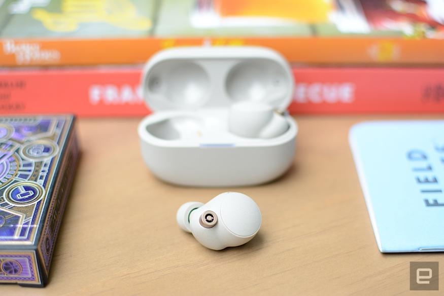 The best wireless earbuds for 2023 | DeviceDaily.com