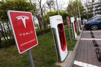 GM EV owners will gain access to Tesla Superchargers in 2024