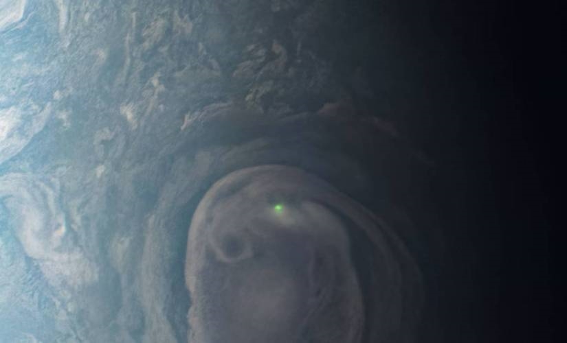 Jupiter’s Electrifying Enigma: NASA’s Juno Mission Reveals the Astonishing Green Lightning Bolt | DeviceDaily.com