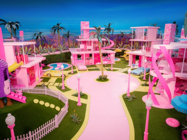 How the ‘Barbie’ set designers created an oversize world for toys | DeviceDaily.com