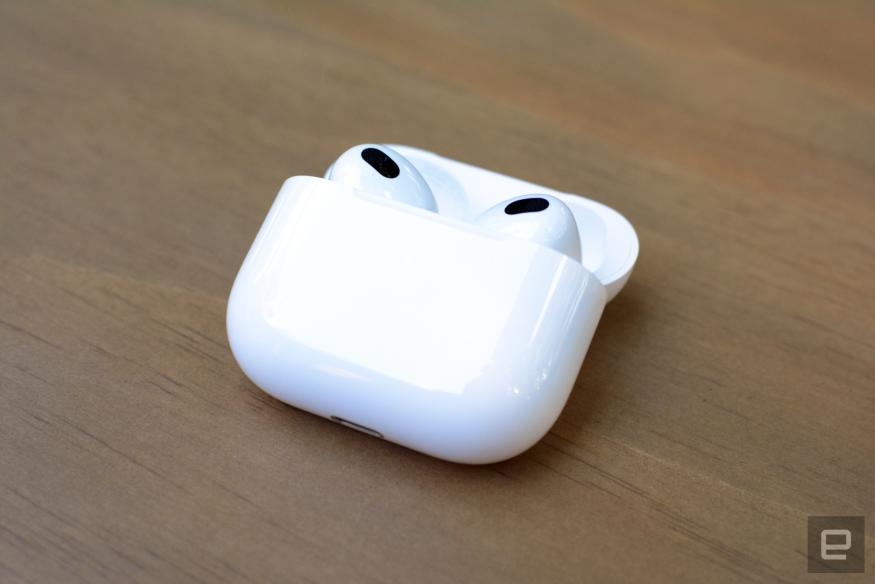 Apple's 3rd-gen AirPods drop to a record low of $140 | DeviceDaily.com