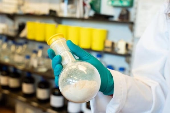This old-fashioned baking ingredient could be the key to recycling polyester | DeviceDaily.com This old-fashioned baking ingredient could be the key to recycling polyester | DeviceDaily.com
