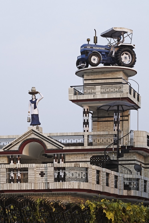 The strange story of India’s wild water tank sculptures | DeviceDaily.com