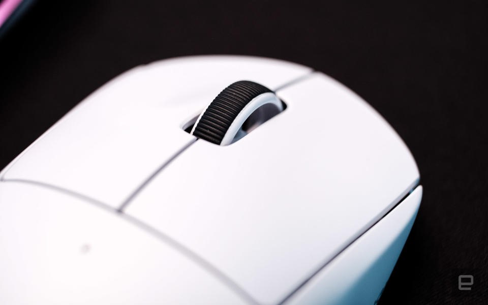 The Logitech G Pro X Superlight 2 improves an already great gaming mouse | DeviceDaily.com