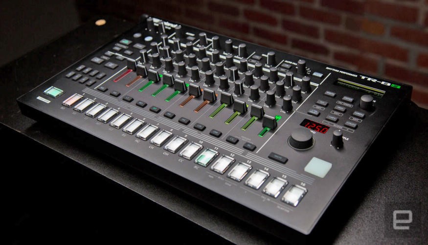 Roland adds CR-78 percussion and 808 bass to the TR-8S and TR-6S drum machines | DeviceDaily.com
