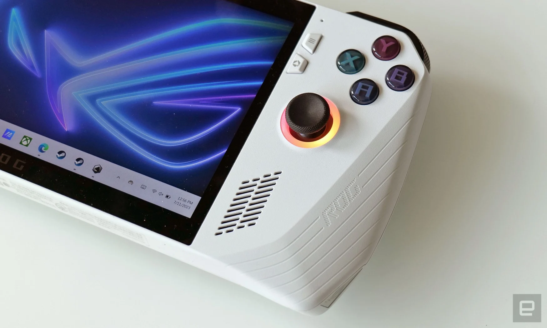 Lenovo Legion Go hands-on: A more Switch-like handheld gaming PC | DeviceDaily.com
